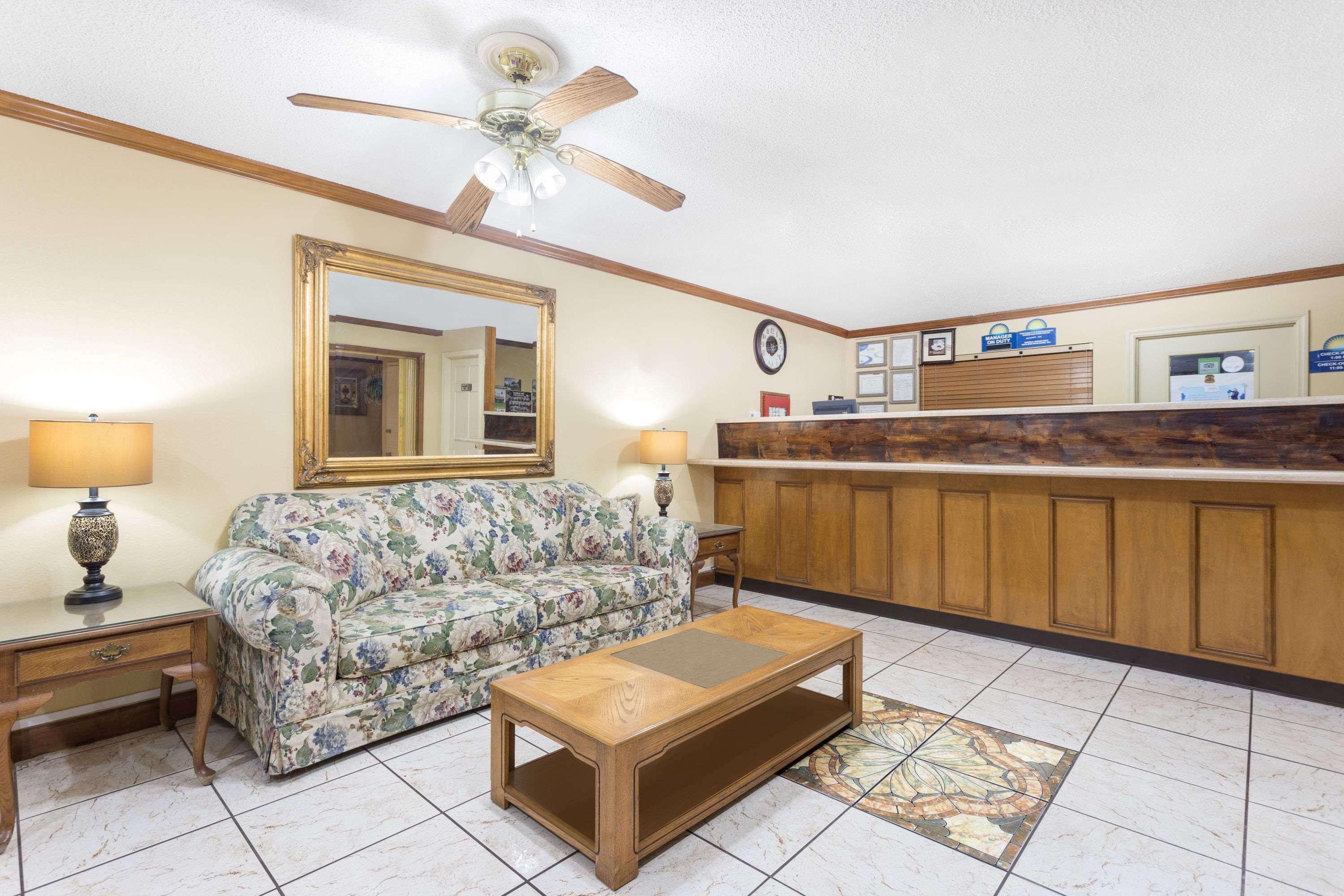 Economy Inn By Oyo Ashburn Esterno foto