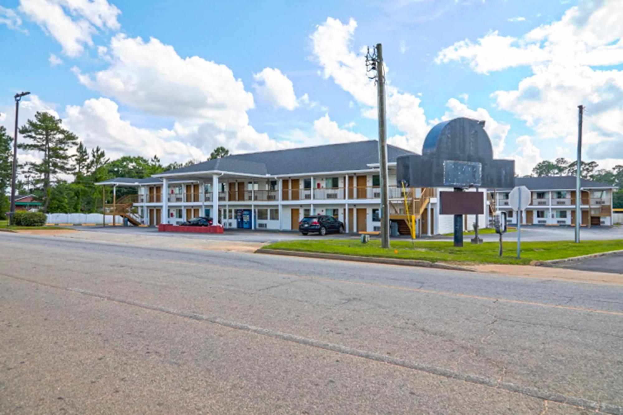 Economy Inn By Oyo Ashburn Esterno foto