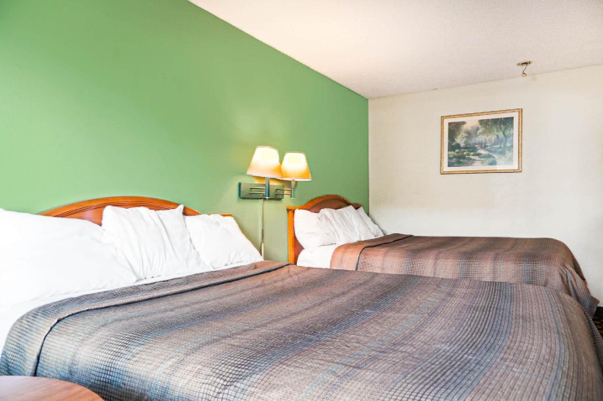 Economy Inn By Oyo Ashburn Esterno foto