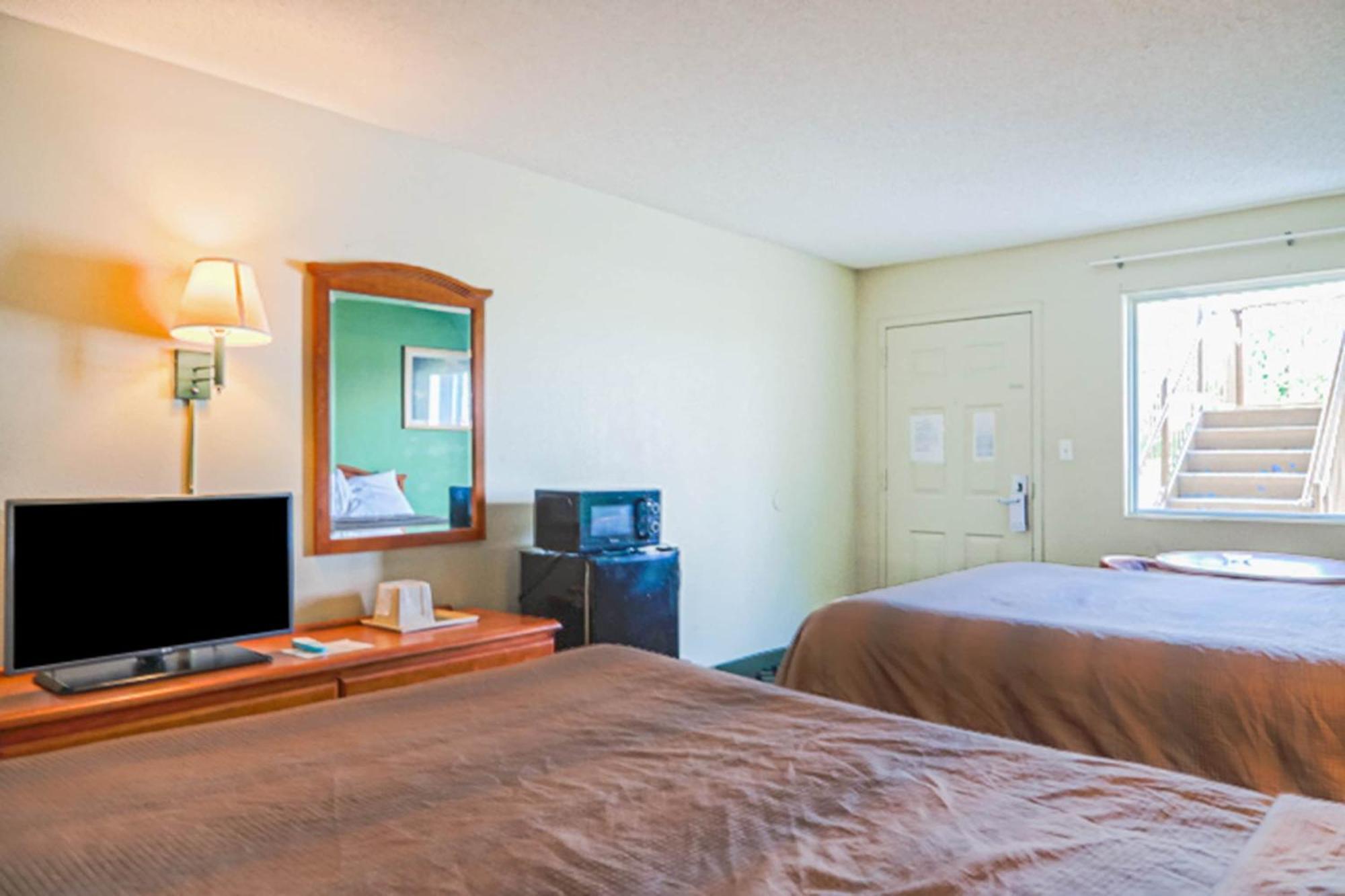 Economy Inn By Oyo Ashburn Esterno foto