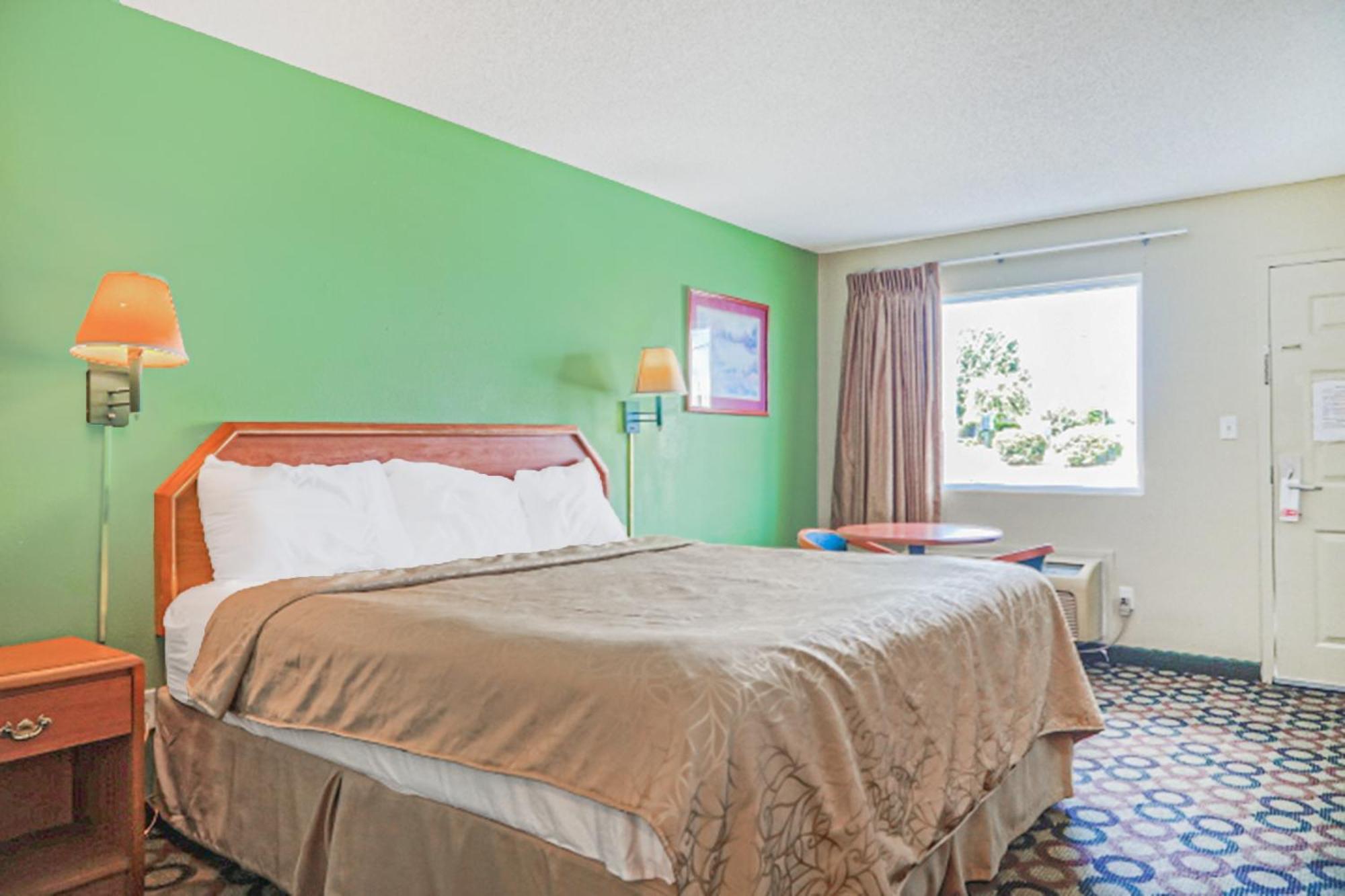 Economy Inn By Oyo Ashburn Esterno foto